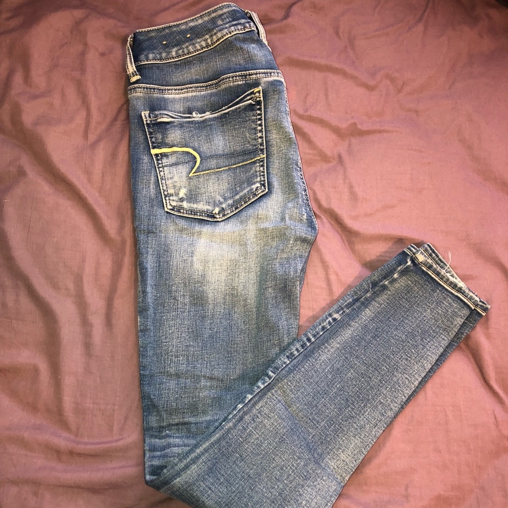 Ripped American Eagle skinny jeans